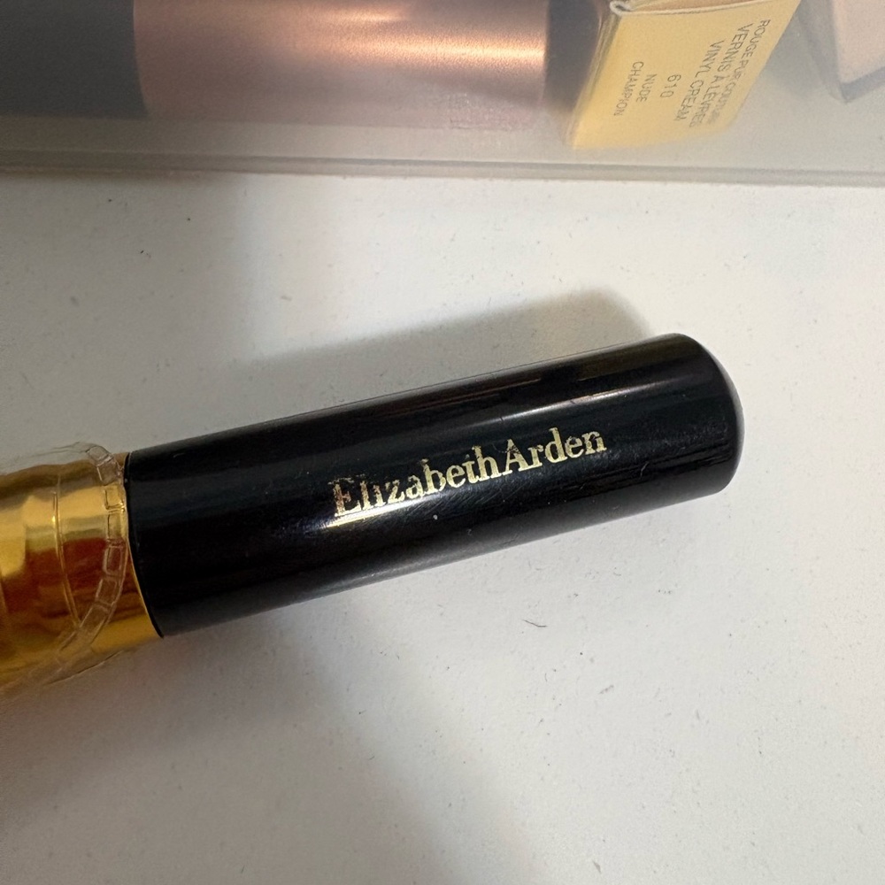 Elizabeth Arden Gold and Black Makeup Brush - Picture 3 of 5